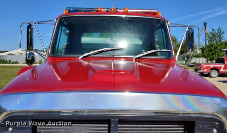 image for item DR0944 1992 Ford LS9000  tanker fire truck