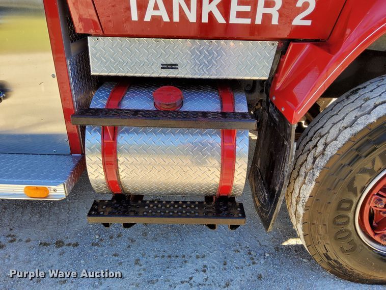 image for item DR0944 1992 Ford LS9000  tanker fire truck