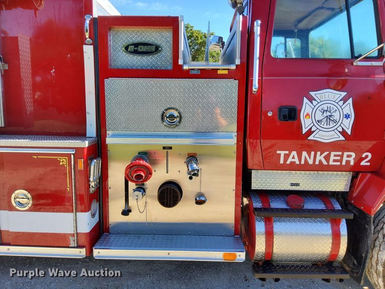 image for item DR0944 1992 Ford LS9000  tanker fire truck
