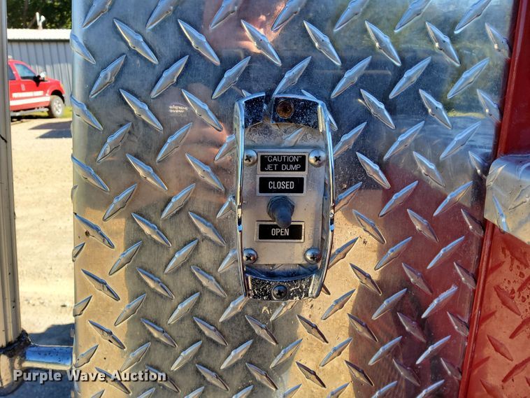 image for item DR0944 1992 Ford LS9000  tanker fire truck