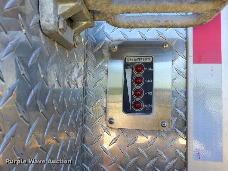 image for item DR0944 1992 Ford LS9000  tanker fire truck