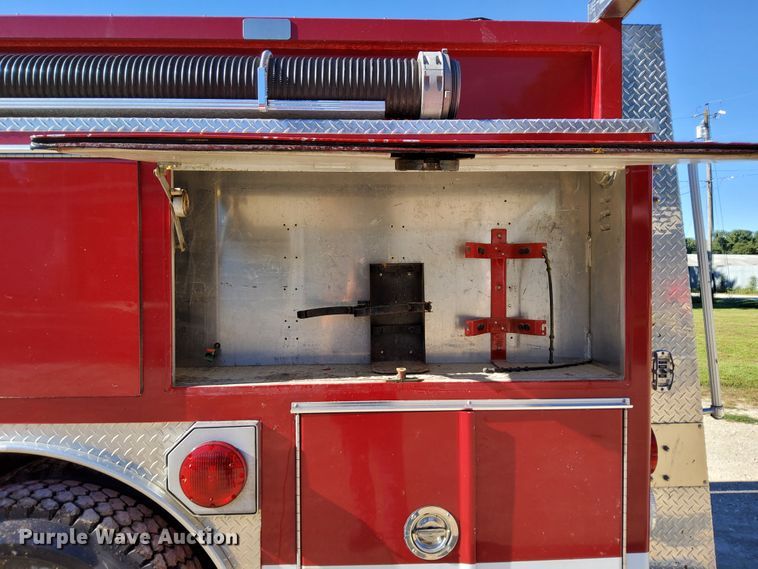image for item DR0944 1992 Ford LS9000  tanker fire truck