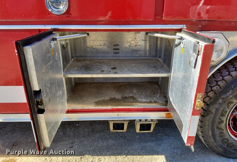 image for item DR0944 1992 Ford LS9000  tanker fire truck