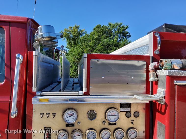 image for item DR0944 1992 Ford LS9000  tanker fire truck