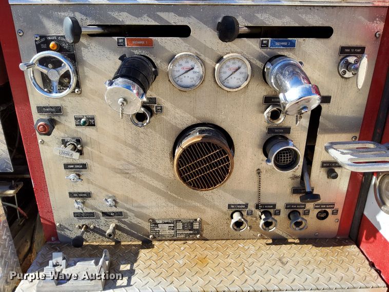 image for item DR0944 1992 Ford LS9000  tanker fire truck