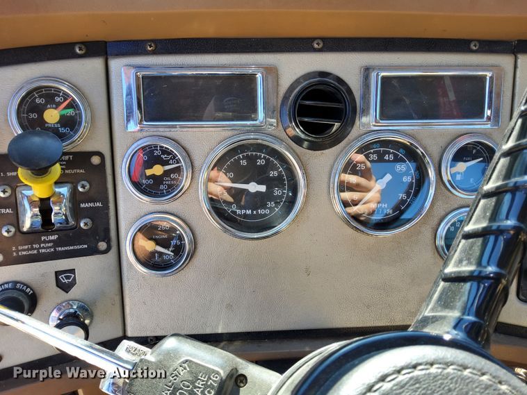 image for item DR0944 1992 Ford LS9000  tanker fire truck