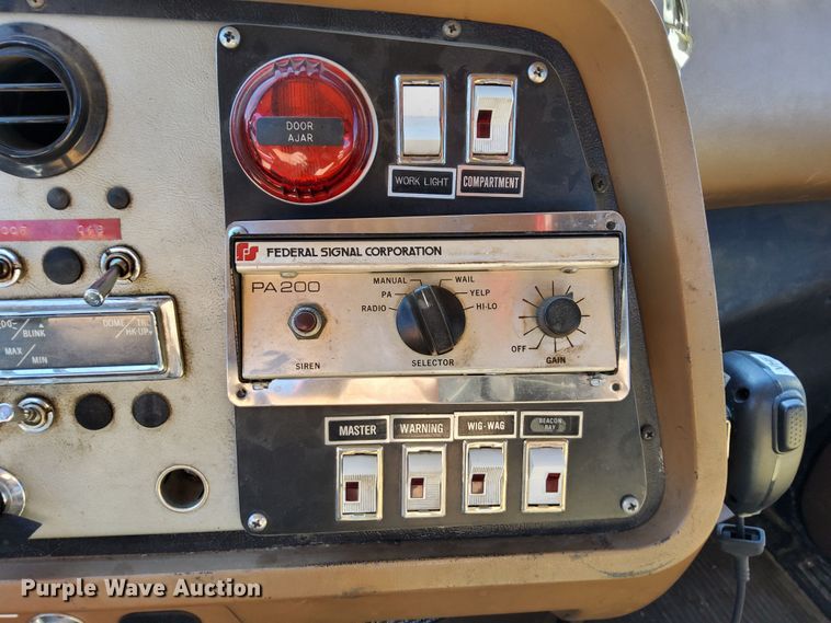 image for item DR0944 1992 Ford LS9000  tanker fire truck