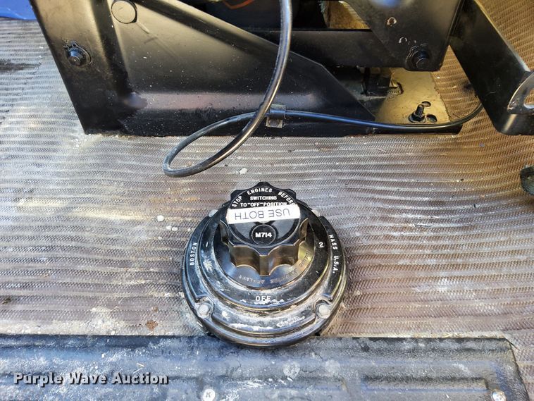 image for item DR0944 1992 Ford LS9000  tanker fire truck