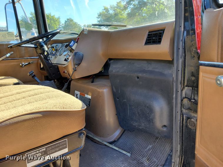 image for item DR0944 1992 Ford LS9000  tanker fire truck