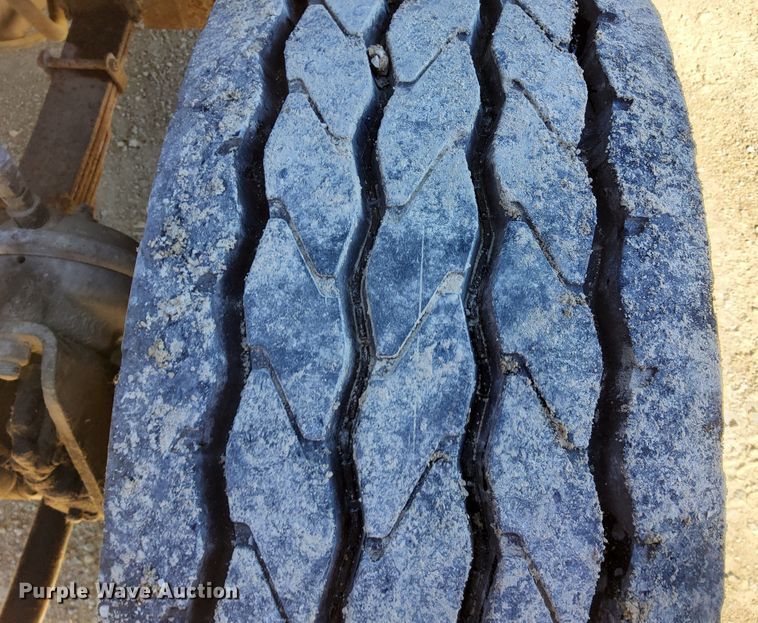 image for item DR0944 1992 Ford LS9000  tanker fire truck