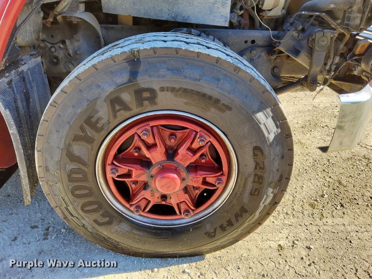 image for item DR0944 1992 Ford LS9000  tanker fire truck