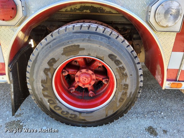 image for item DR0944 1992 Ford LS9000  tanker fire truck