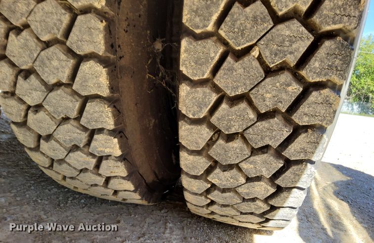 image for item DR0944 1992 Ford LS9000  tanker fire truck