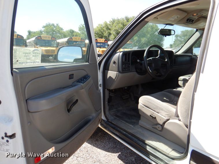 image for item DR1862 2005 Chevrolet Suburban  SUV