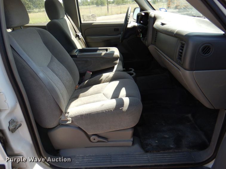 image for item DR1862 2005 Chevrolet Suburban  SUV