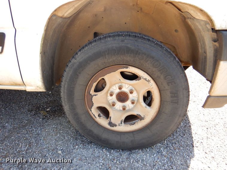 image for item DR1862 2005 Chevrolet Suburban  SUV