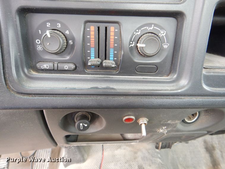 image for item DS8178 2005 Chevrolet Silverado 1500  pickup truck