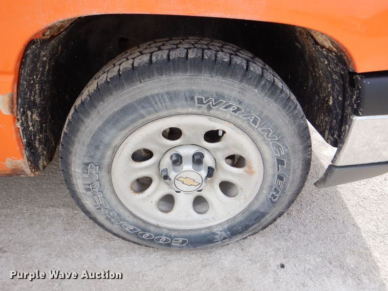 image for item DS8178 2005 Chevrolet Silverado 1500  pickup truck