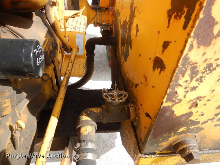 image for item DS8179 1979 Ford 6600 Tiger Special  tractor