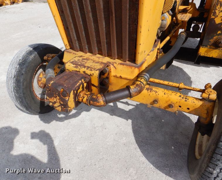 image for item DS8179 1979 Ford 6600 Tiger Special  tractor