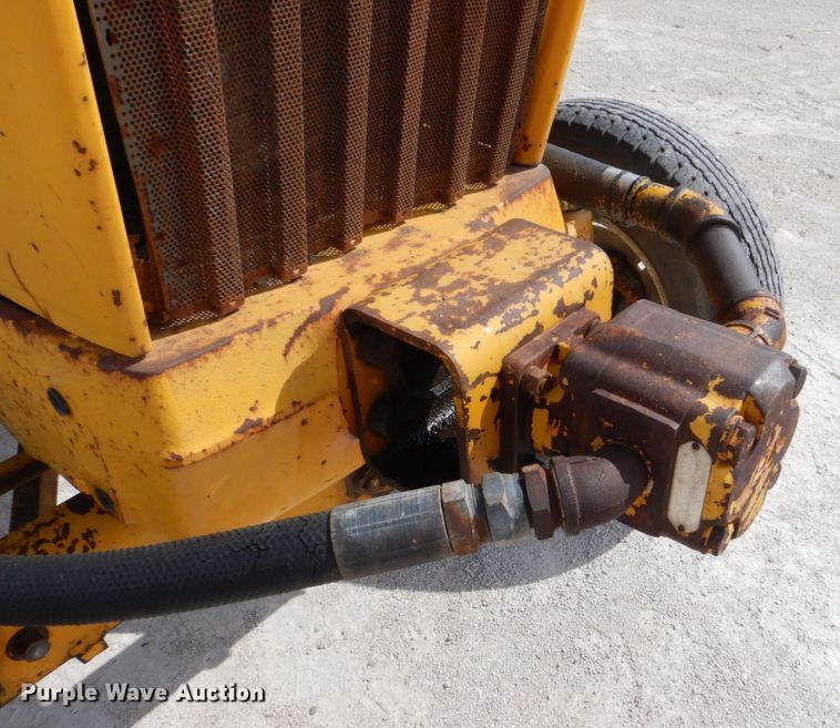 image for item DS8179 1979 Ford 6600 Tiger Special  tractor