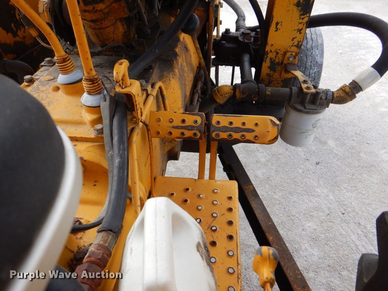 image for item DS8179 1979 Ford 6600 Tiger Special  tractor