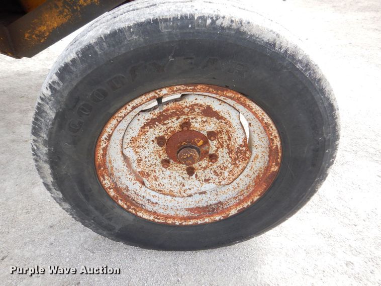 image for item DS8179 1979 Ford 6600 Tiger Special  tractor