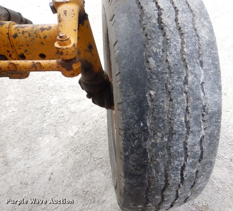 image for item DS8179 1979 Ford 6600 Tiger Special  tractor