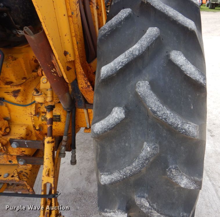 image for item DS8179 1979 Ford 6600 Tiger Special  tractor