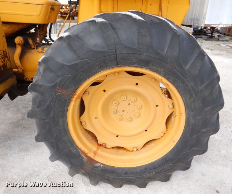 image for item DS8179 1979 Ford 6600 Tiger Special  tractor