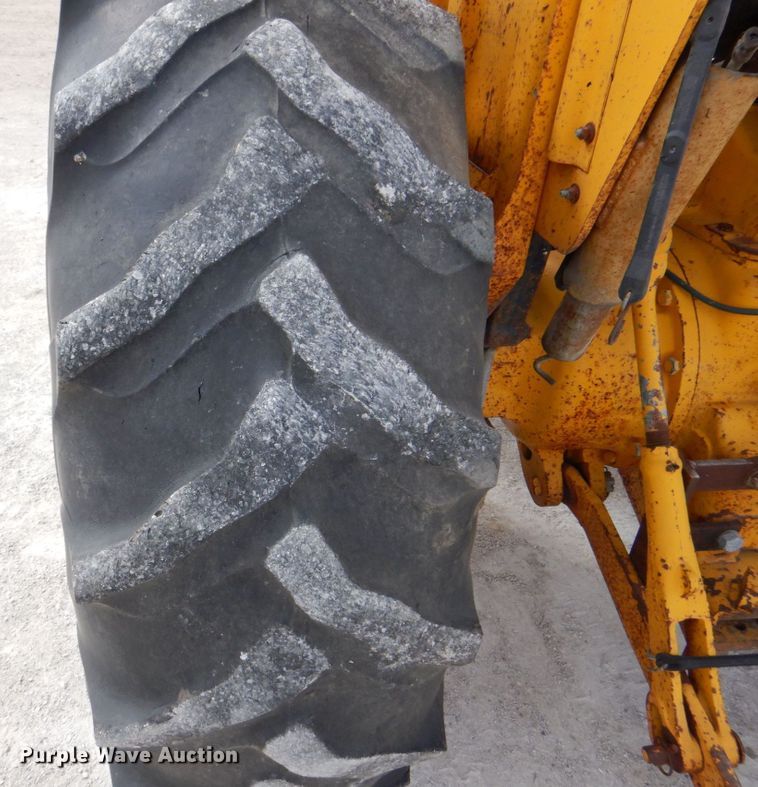 image for item DS8179 1979 Ford 6600 Tiger Special  tractor