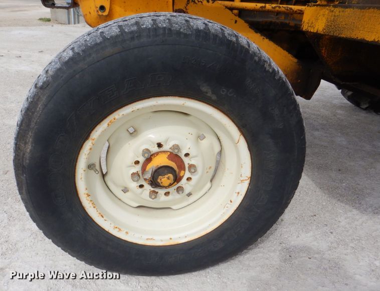 image for item DS8179 1979 Ford 6600 Tiger Special  tractor