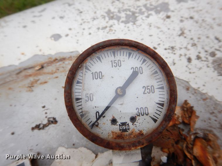 image for item DS8184 1973 Eveready A500H  propane tank