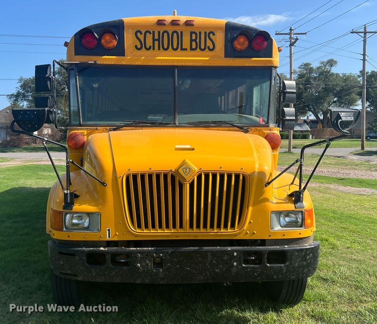 image for item DS8480 2003 International CE  school bus