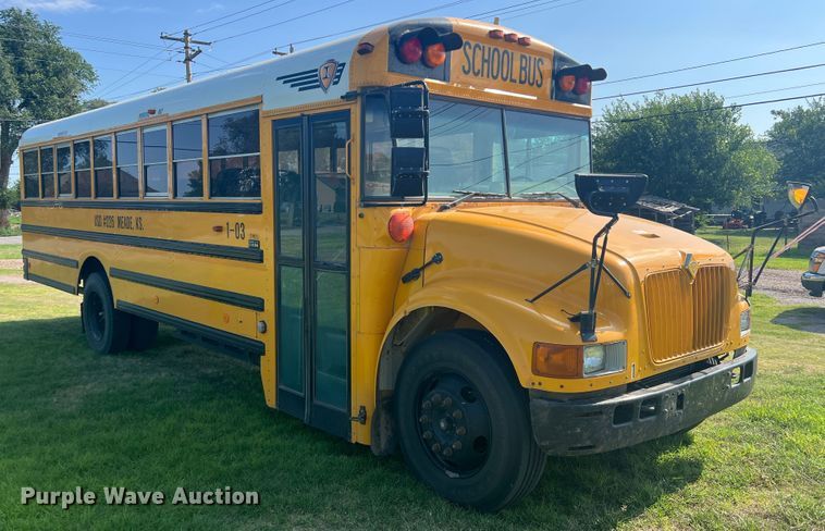 image for item DS8480 2003 International CE  school bus