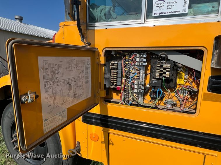 image for item DS8480 2003 International CE  school bus