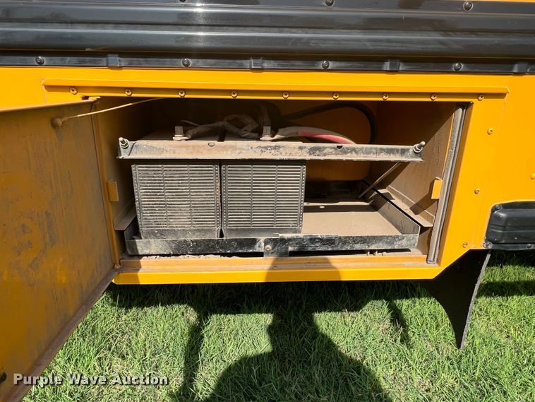 image for item DS8480 2003 International CE  school bus