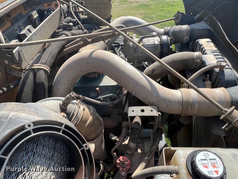 image for item DS8480 2003 International CE  school bus