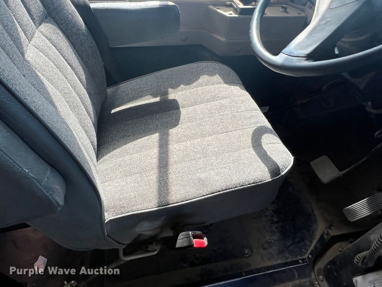 image for item DS8480 2003 International CE  school bus