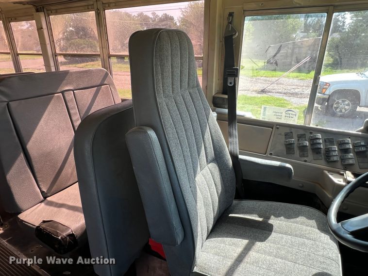 image for item DS8480 2003 International CE  school bus