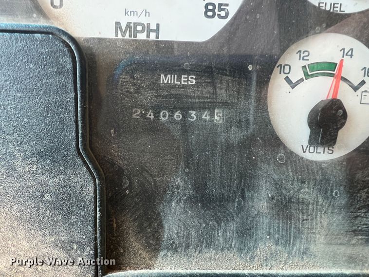 image for item DS8480 2003 International CE  school bus