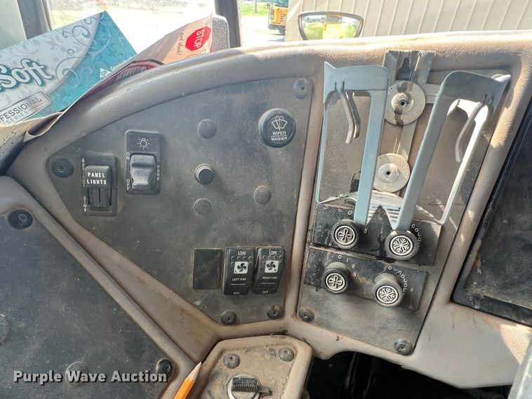 image for item DS8480 2003 International CE  school bus