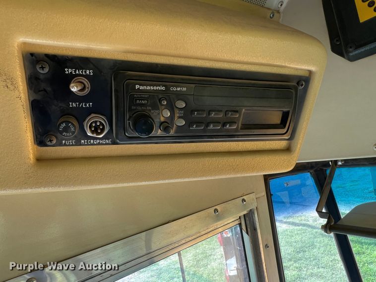 image for item DS8480 2003 International CE  school bus