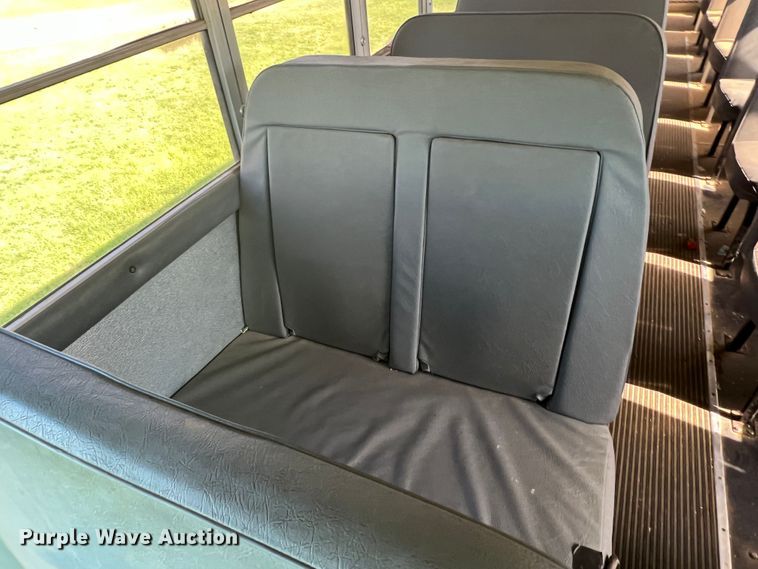 image for item DS8480 2003 International CE  school bus