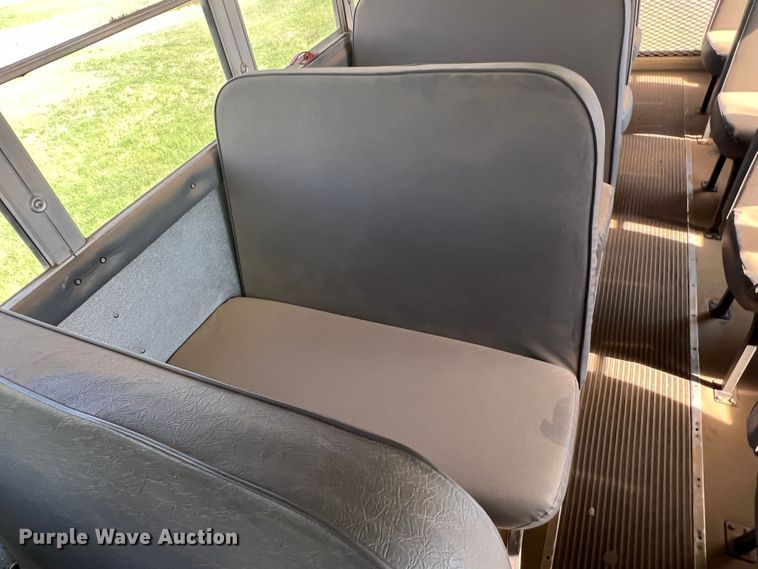 image for item DS8480 2003 International CE  school bus