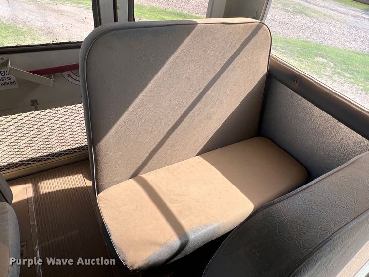 image for item DS8480 2003 International CE  school bus