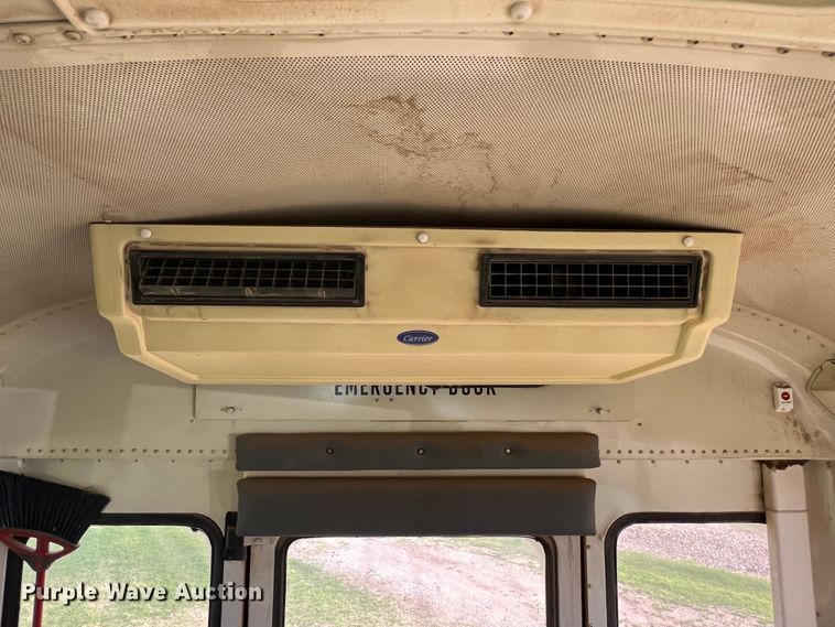 image for item DS8480 2003 International CE  school bus