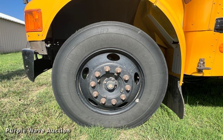 image for item DS8480 2003 International CE  school bus