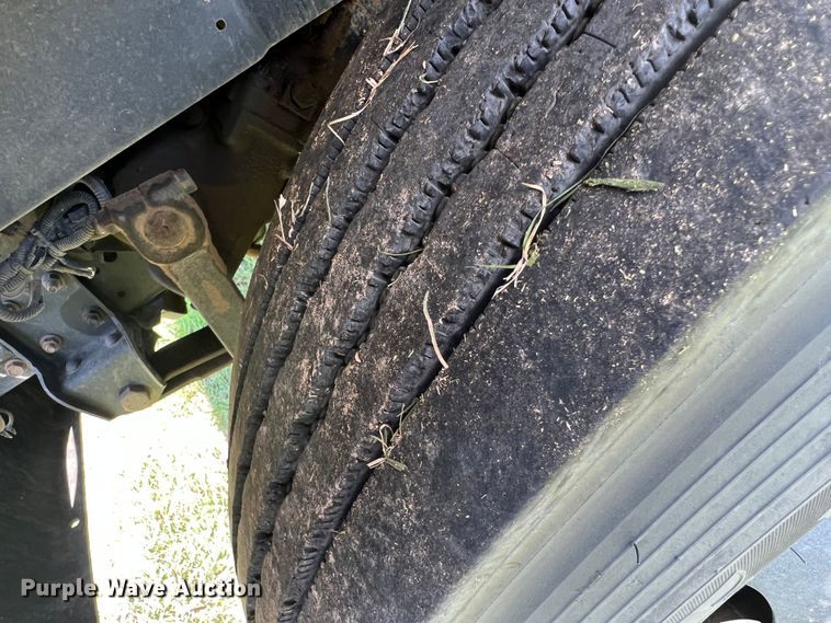 image for item DS8480 2003 International CE  school bus