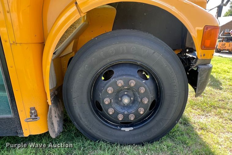 image for item DS8480 2003 International CE  school bus